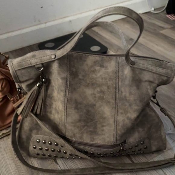 Purses - Picture 4 of 4